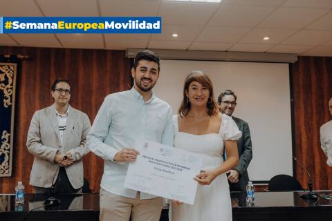 Manuel Díaz recogiendo su premio. Fotografía de Sergio Mora Pérez.